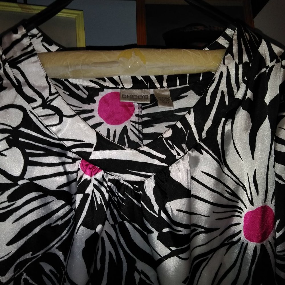 Dress - Picture 2 of 2
